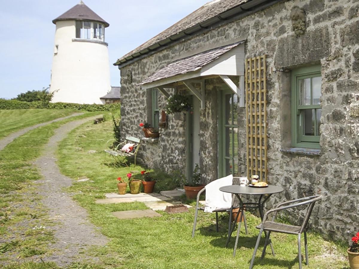 Villa Three Gates à Llangoed Extérieur photo
